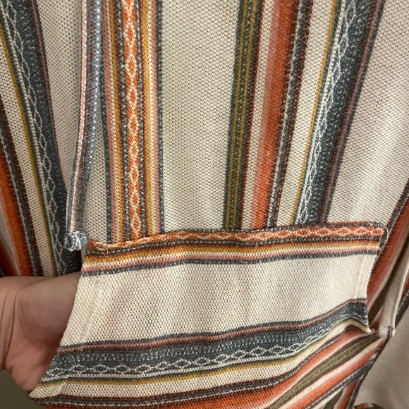 Aztec Pattern Hoodie - Picture 3 of 4